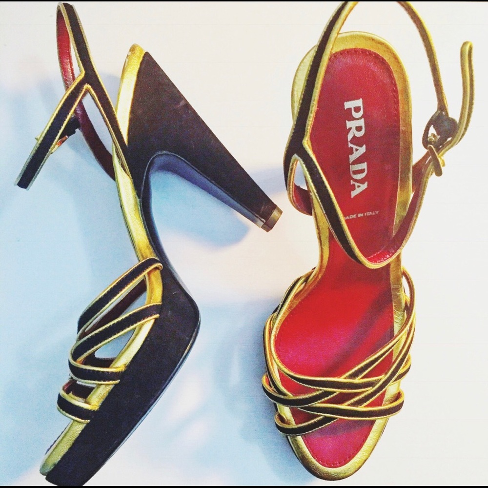Prada | vintage platform suede pumps, size 37 / 6.5